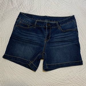 Natural Reflections denim shorts